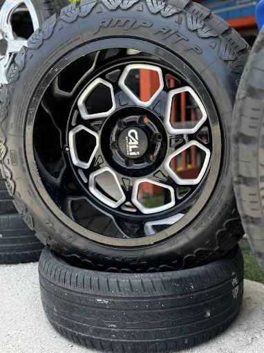 Car Wheel Store at Music City Tire Shop