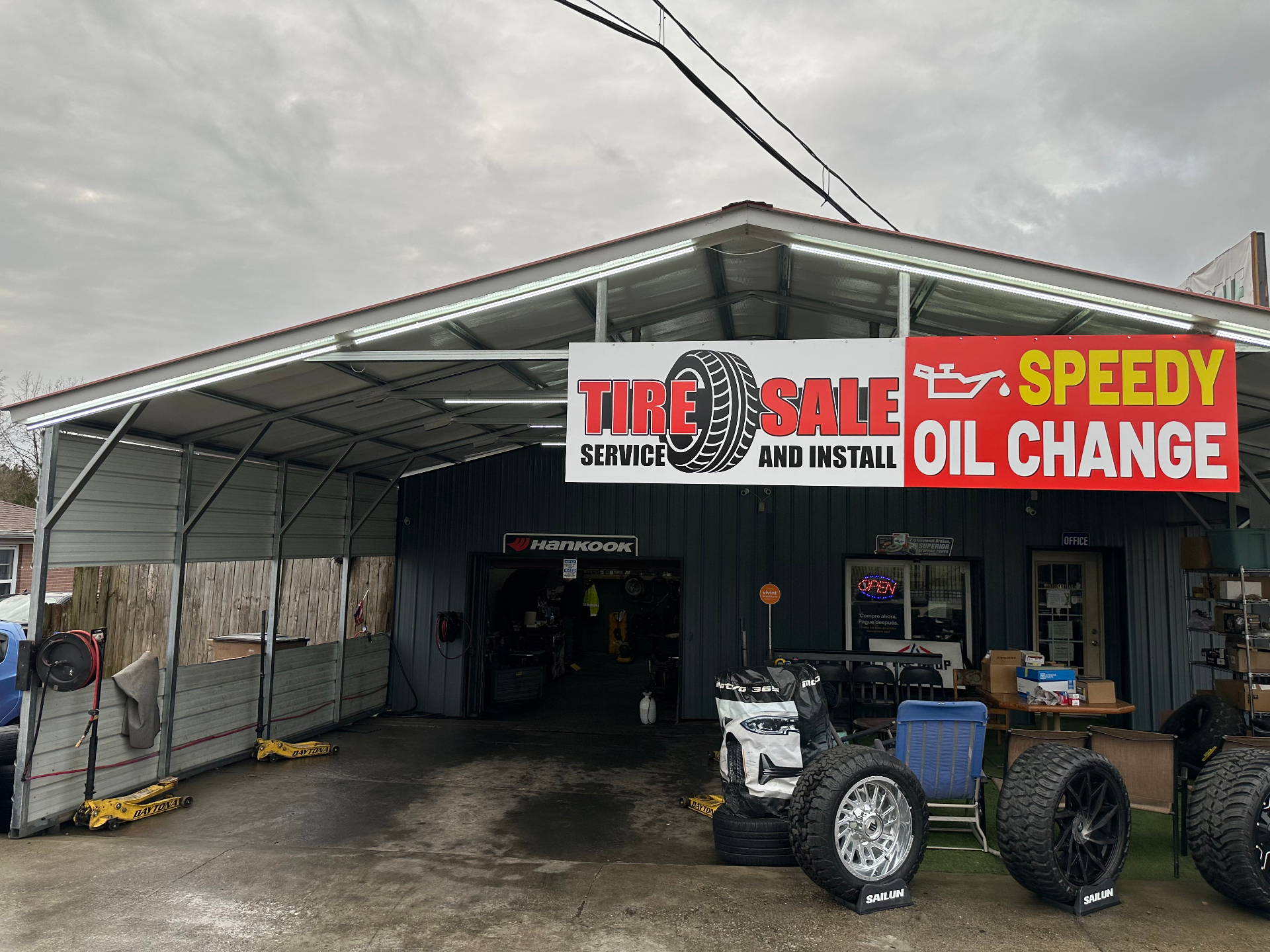 Front of Music City Tire Shop on Antioch Pike